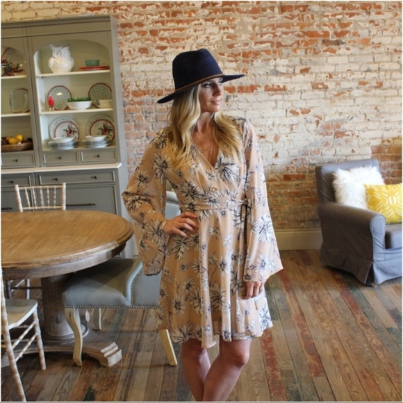 ❤️LAST ONETaupe Floral Bell Sleeve Faux Wrap Dress - Picture 2 of 2